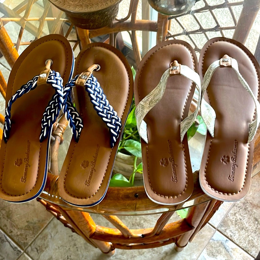 2 pair Tommy Bahama thong sandals SZ 9